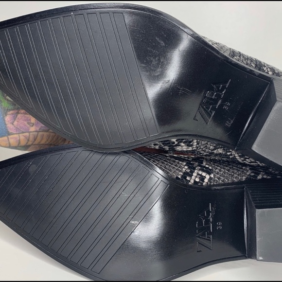 Zara snakeskin point toe ankle boots 🖤 - Picture 4 of 4